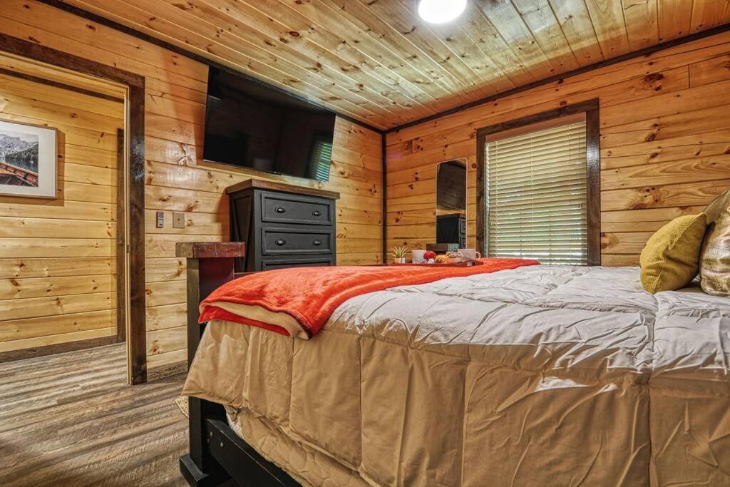 Adventure Retreat/Cabin/Pool+Hot Tub/Game Room+Theater 塞维尔维尔 外观 照片