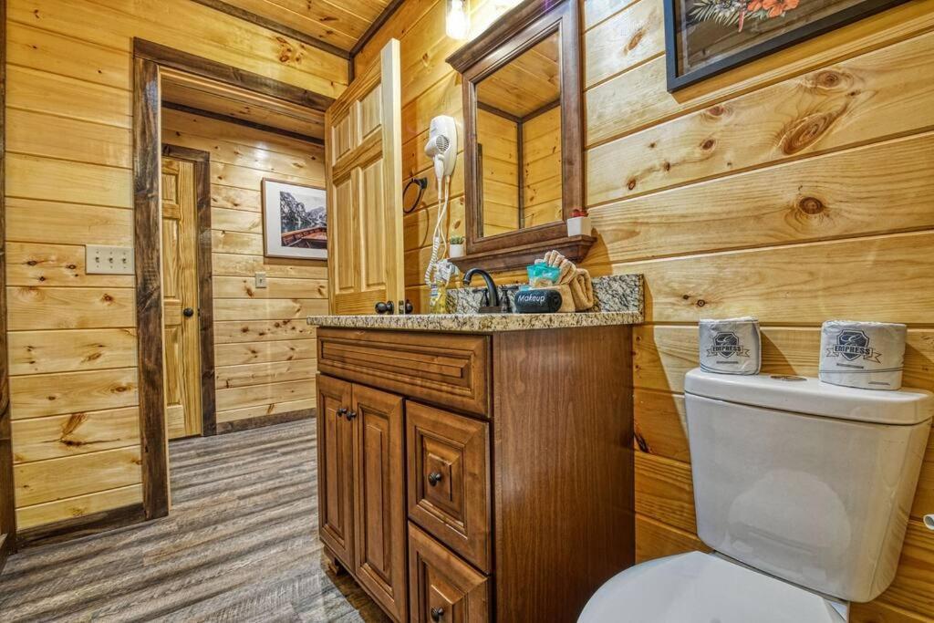 Adventure Retreat/Cabin/Pool+Hot Tub/Game Room+Theater 塞维尔维尔 外观 照片