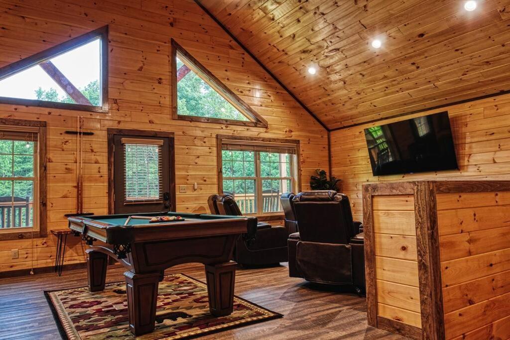 Adventure Retreat/Cabin/Pool+Hot Tub/Game Room+Theater 塞维尔维尔 外观 照片