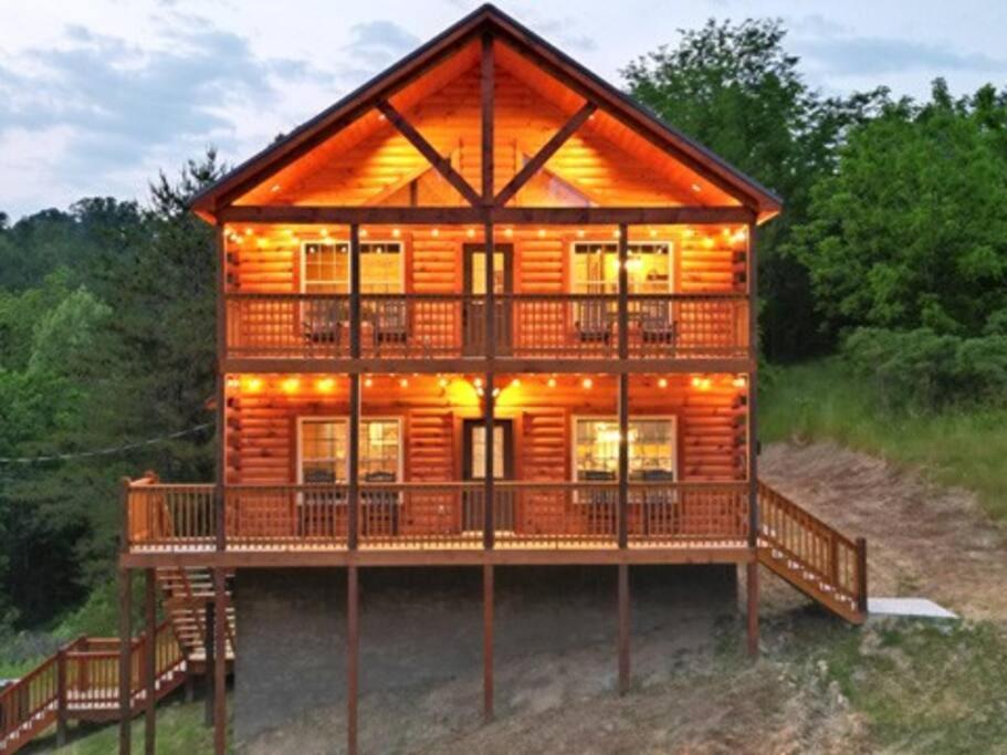 Adventure Retreat/Cabin/Pool+Hot Tub/Game Room+Theater 塞维尔维尔 外观 照片