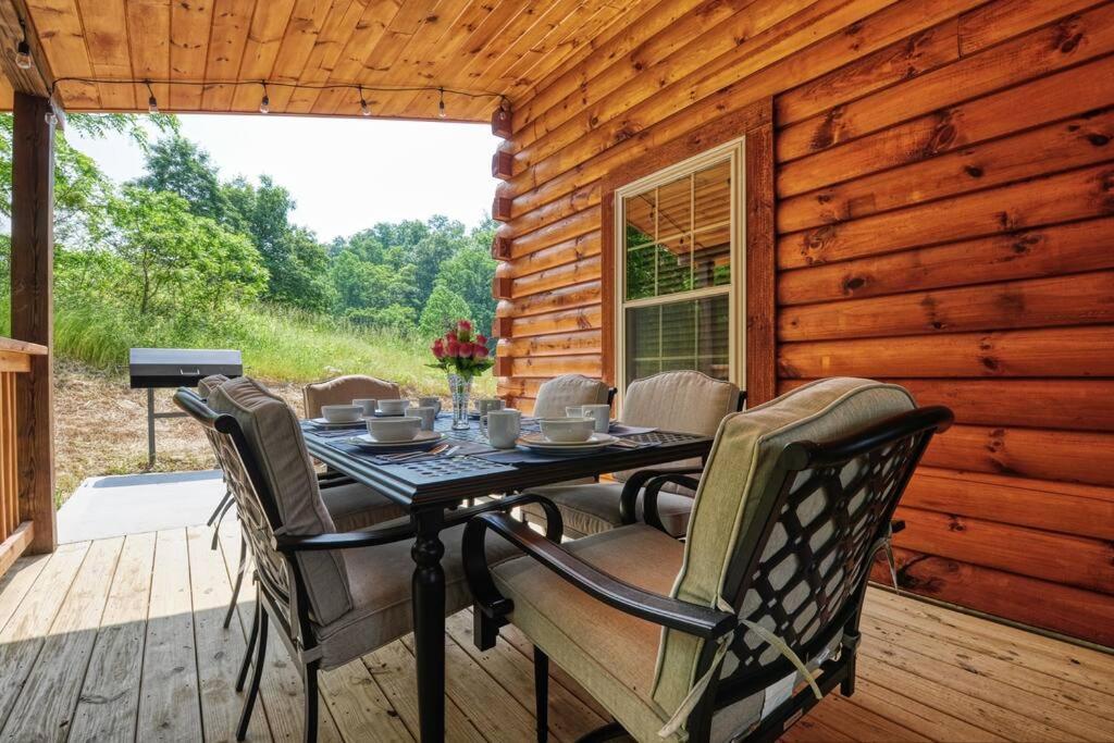Adventure Retreat/Cabin/Pool+Hot Tub/Game Room+Theater 塞维尔维尔 外观 照片