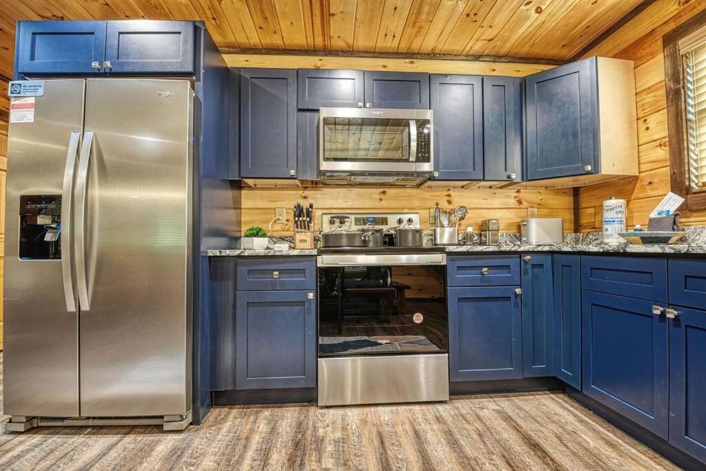 Adventure Retreat/Cabin/Pool+Hot Tub/Game Room+Theater 塞维尔维尔 外观 照片