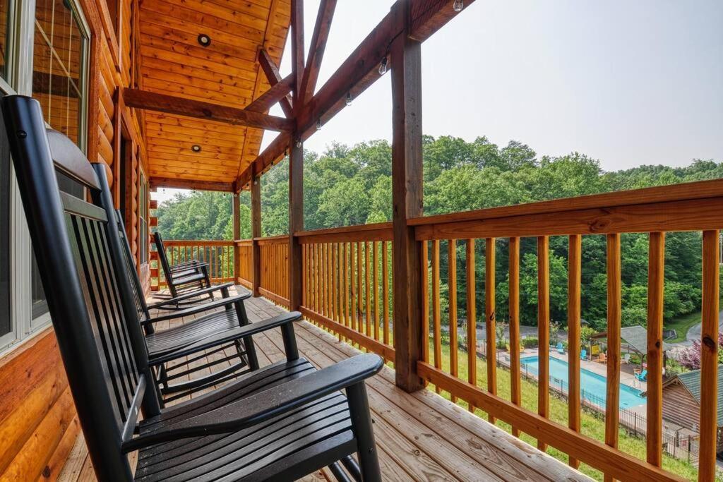 Adventure Retreat/Cabin/Pool+Hot Tub/Game Room+Theater 塞维尔维尔 外观 照片