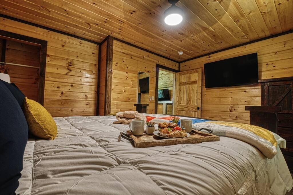 Adventure Retreat/Cabin/Pool+Hot Tub/Game Room+Theater 塞维尔维尔 外观 照片
