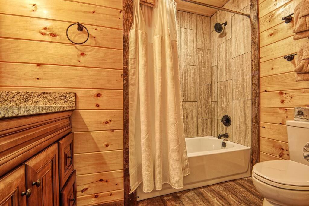 Adventure Retreat/Cabin/Pool+Hot Tub/Game Room+Theater 塞维尔维尔 外观 照片