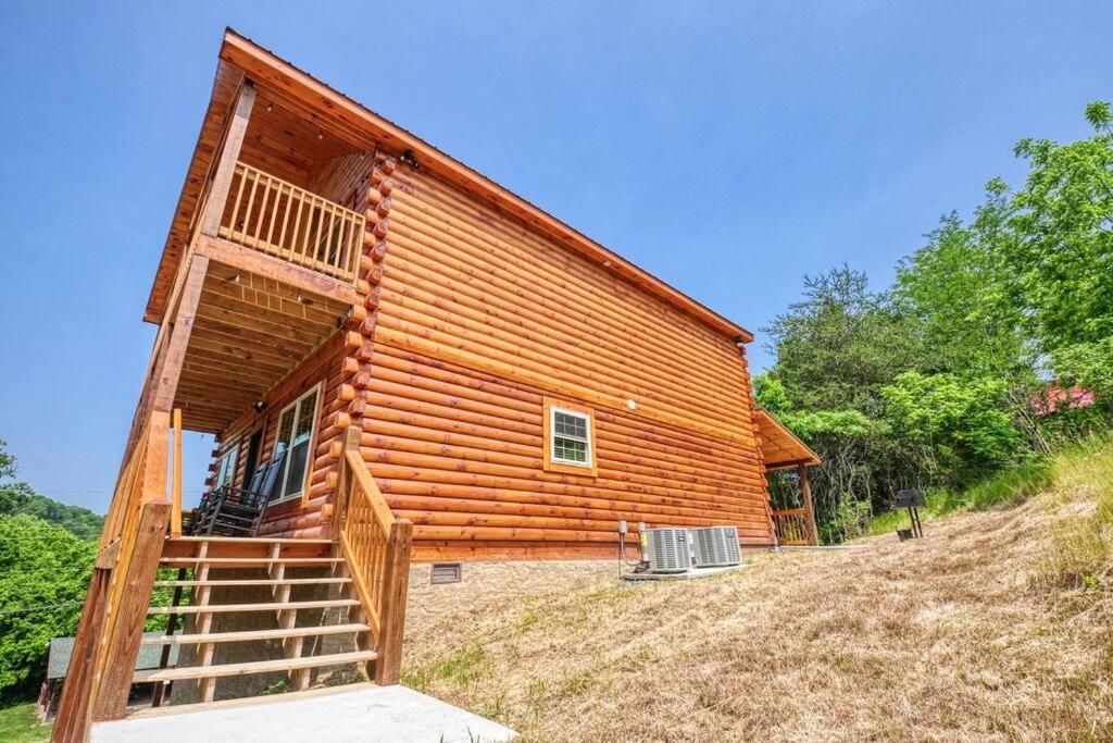 Adventure Retreat/Cabin/Pool+Hot Tub/Game Room+Theater 塞维尔维尔 外观 照片