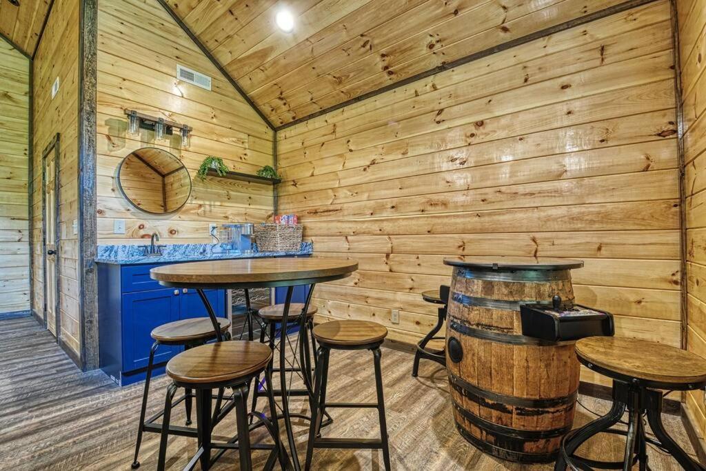 Adventure Retreat/Cabin/Pool+Hot Tub/Game Room+Theater 塞维尔维尔 外观 照片