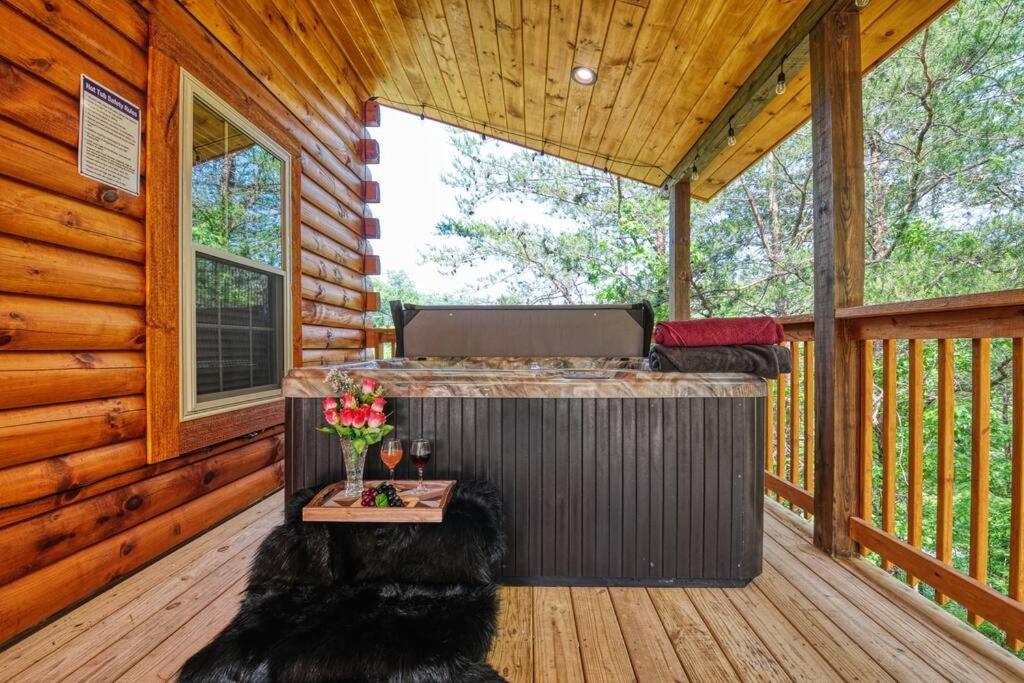 Adventure Retreat/Cabin/Pool+Hot Tub/Game Room+Theater 塞维尔维尔 外观 照片