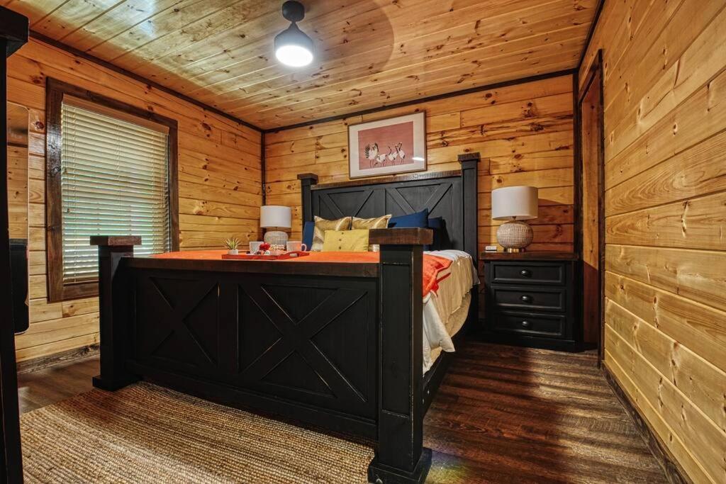 Adventure Retreat/Cabin/Pool+Hot Tub/Game Room+Theater 塞维尔维尔 外观 照片