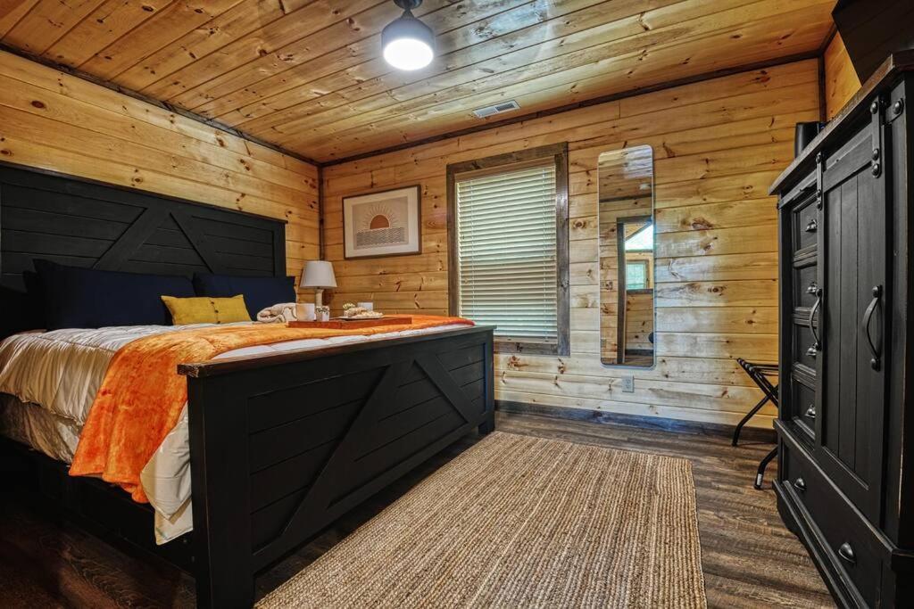 Adventure Retreat/Cabin/Pool+Hot Tub/Game Room+Theater 塞维尔维尔 外观 照片
